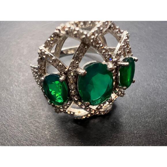 Synthetic emerald CZ sterling silver cocktail ring size 9 - Picture 13 of 15